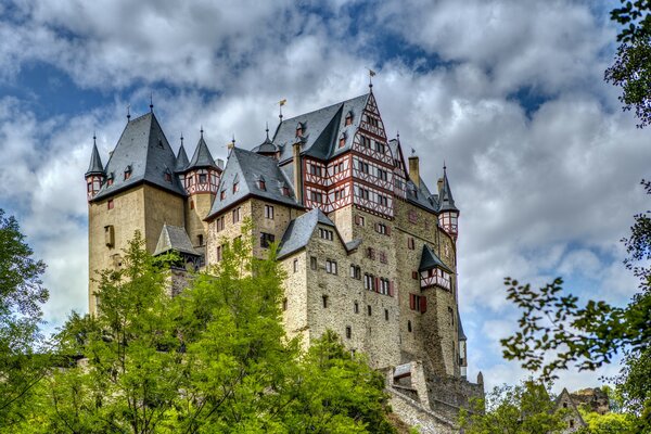 El castillo de la familia va directamente al cielo