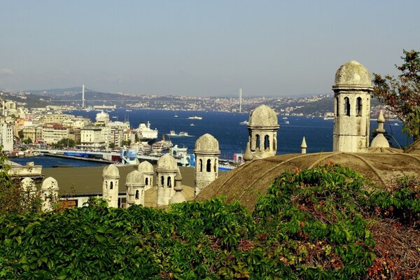 Panoramablick auf die Türme in Istanbul