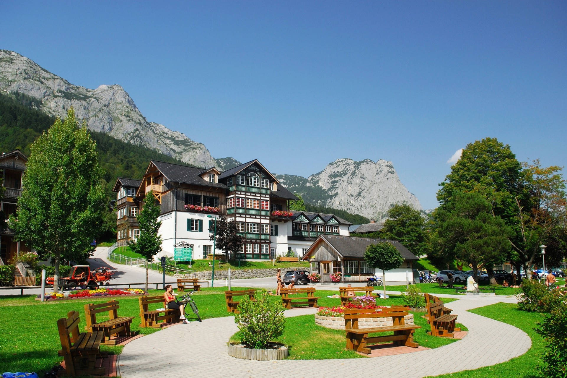 stadt landschaft sommer himmel steiermark grundlsee bänke berge österreich häuser