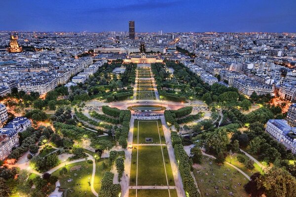 Night panorama of the city of Paris