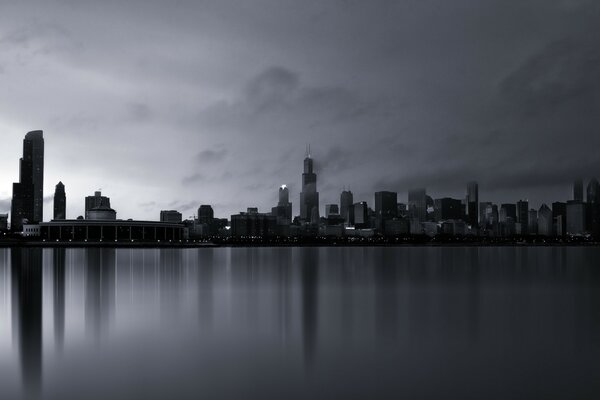 Black and white picture. Fog in Chicago