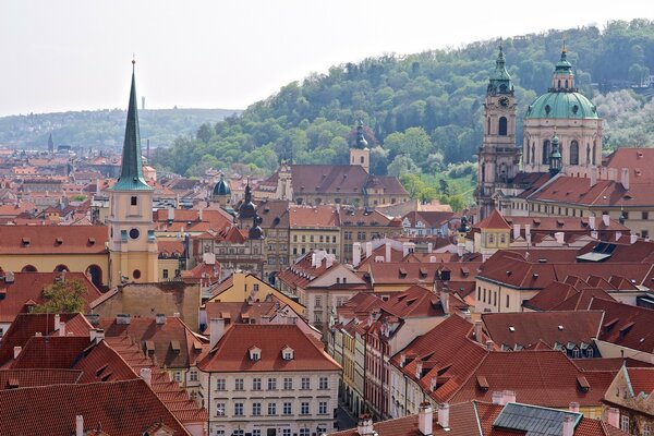 Paisaje panorámico de la soleada Praga