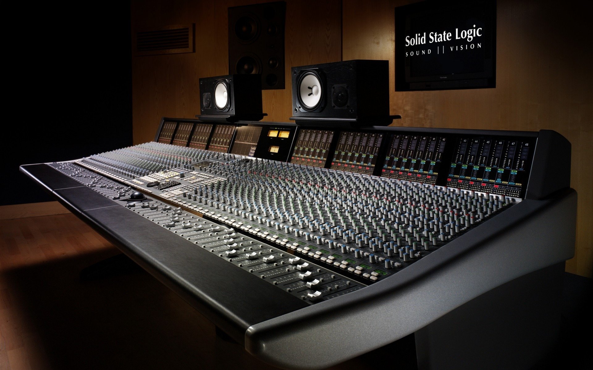 studio mixer regler lautsprecher ton musik fernbedienung