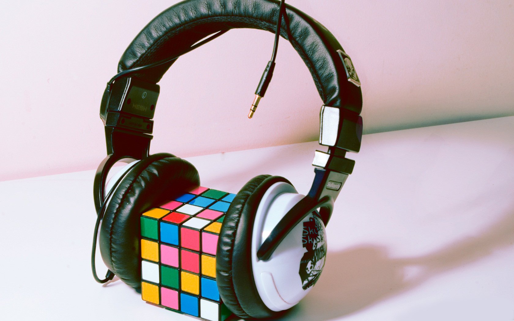 casque rubik s cube style