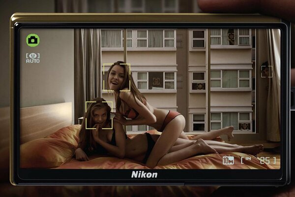 Foto di ragazze sulla fotocamera Nikon