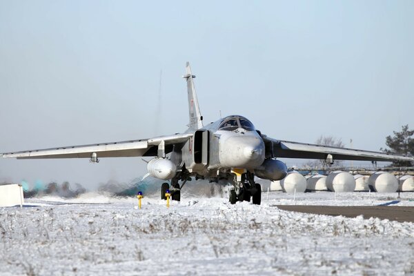 Bombardier de première ligne sur la piste d hiver