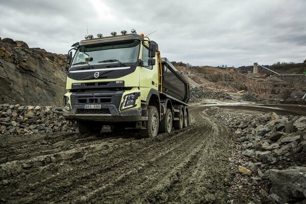 Volvo dump truck goes off-road