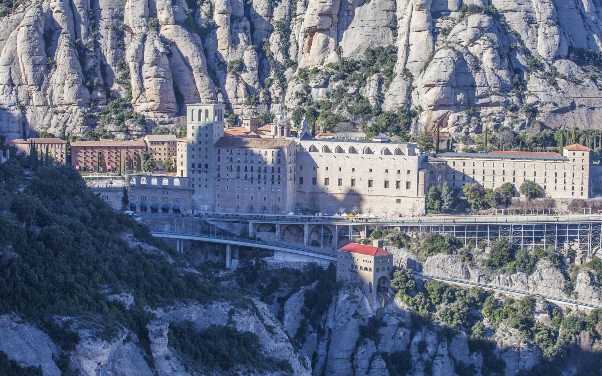 catalogne monastère de montserrat espagne montagnes falaises monastère