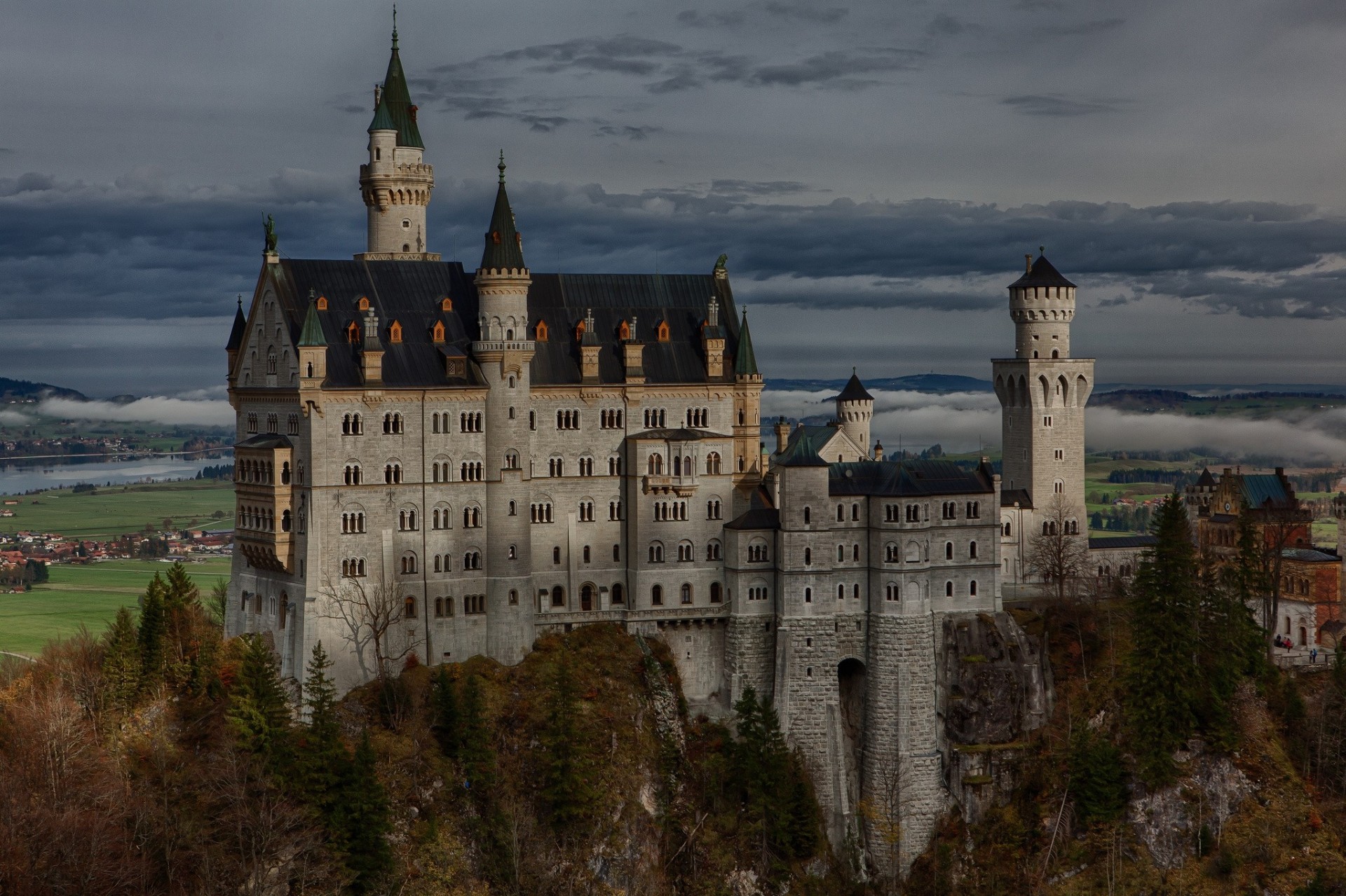 lockdown bavaria germany renovation neuschwanstein castle rock