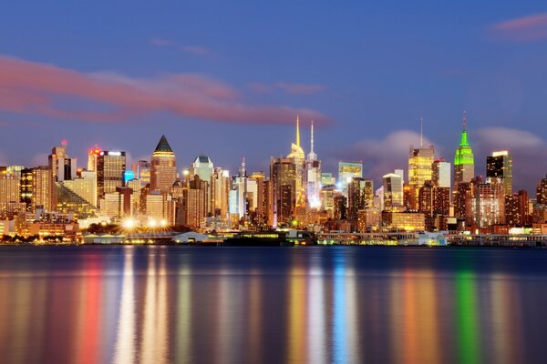 Lumières de la ville nocturne de New York