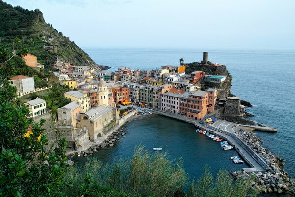 Vue depuis l année sur la ville située au bord de la mer