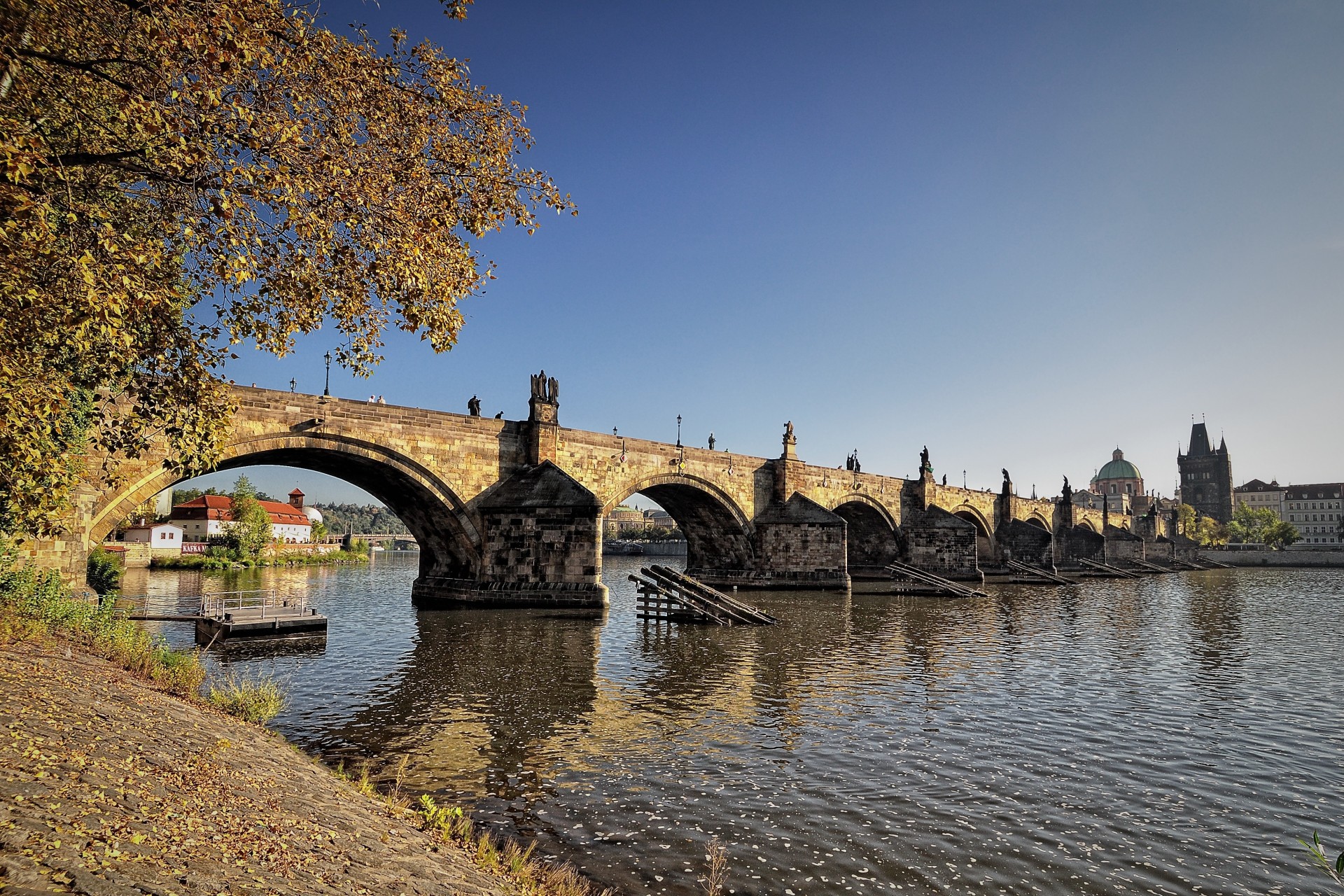 herbst karlsbrücke prag