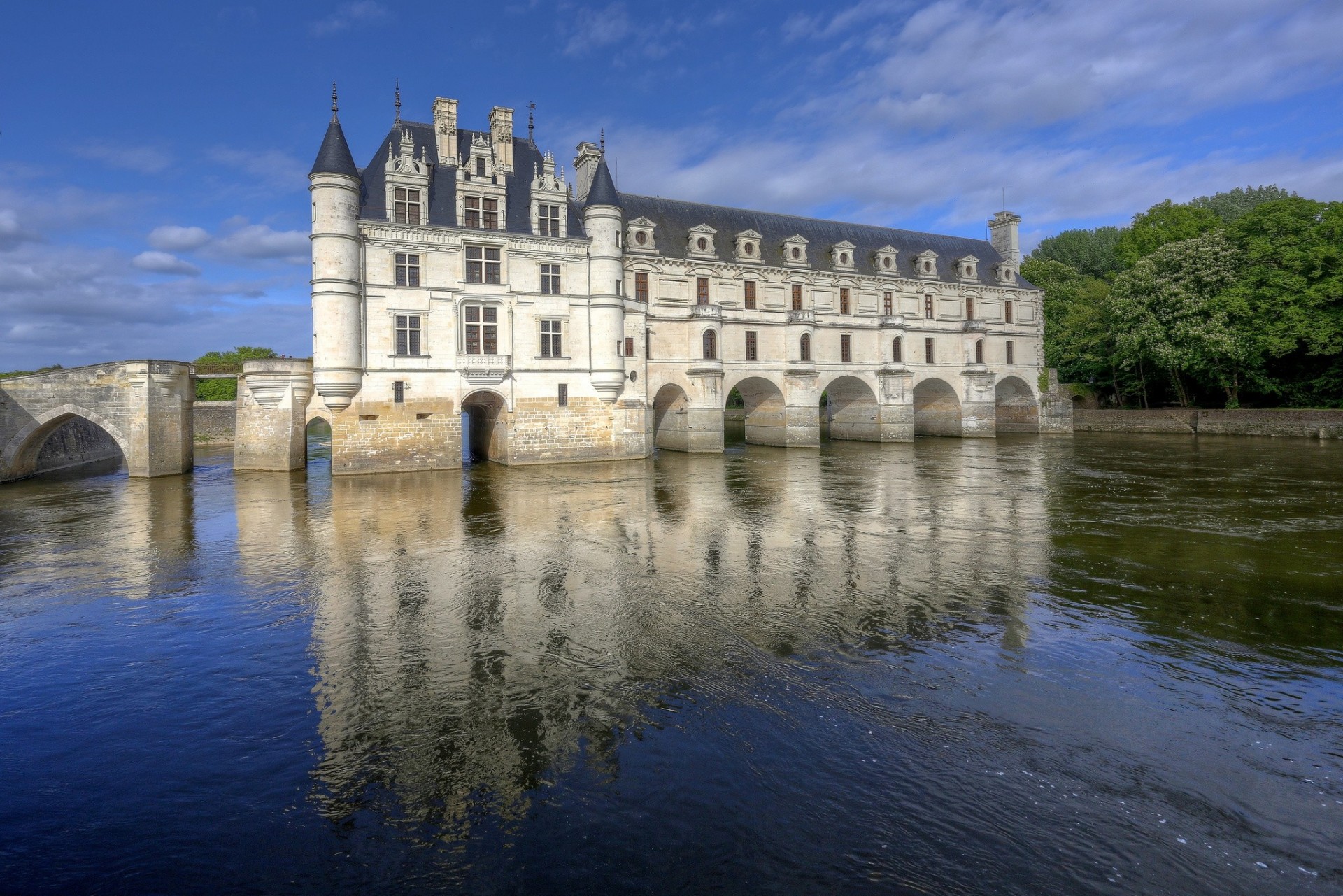 río francia castillo de chenonceau qatar airways bloqueo