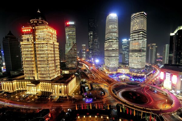 Grattacieli e luci della città di Shanghai