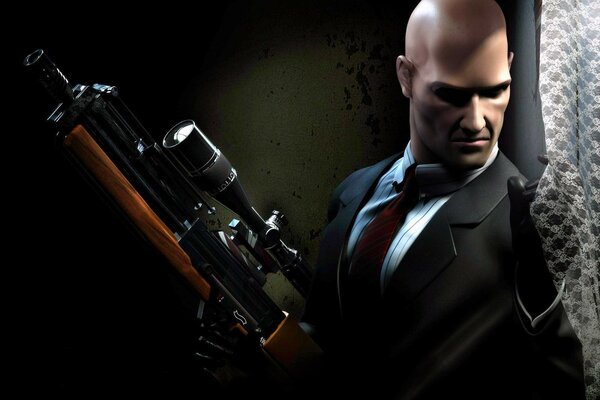 Hitman con una pistola espiando a alguien a través de las cortinas