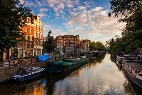 Rivière bateau eau coucher de soleil Amsterdam maison