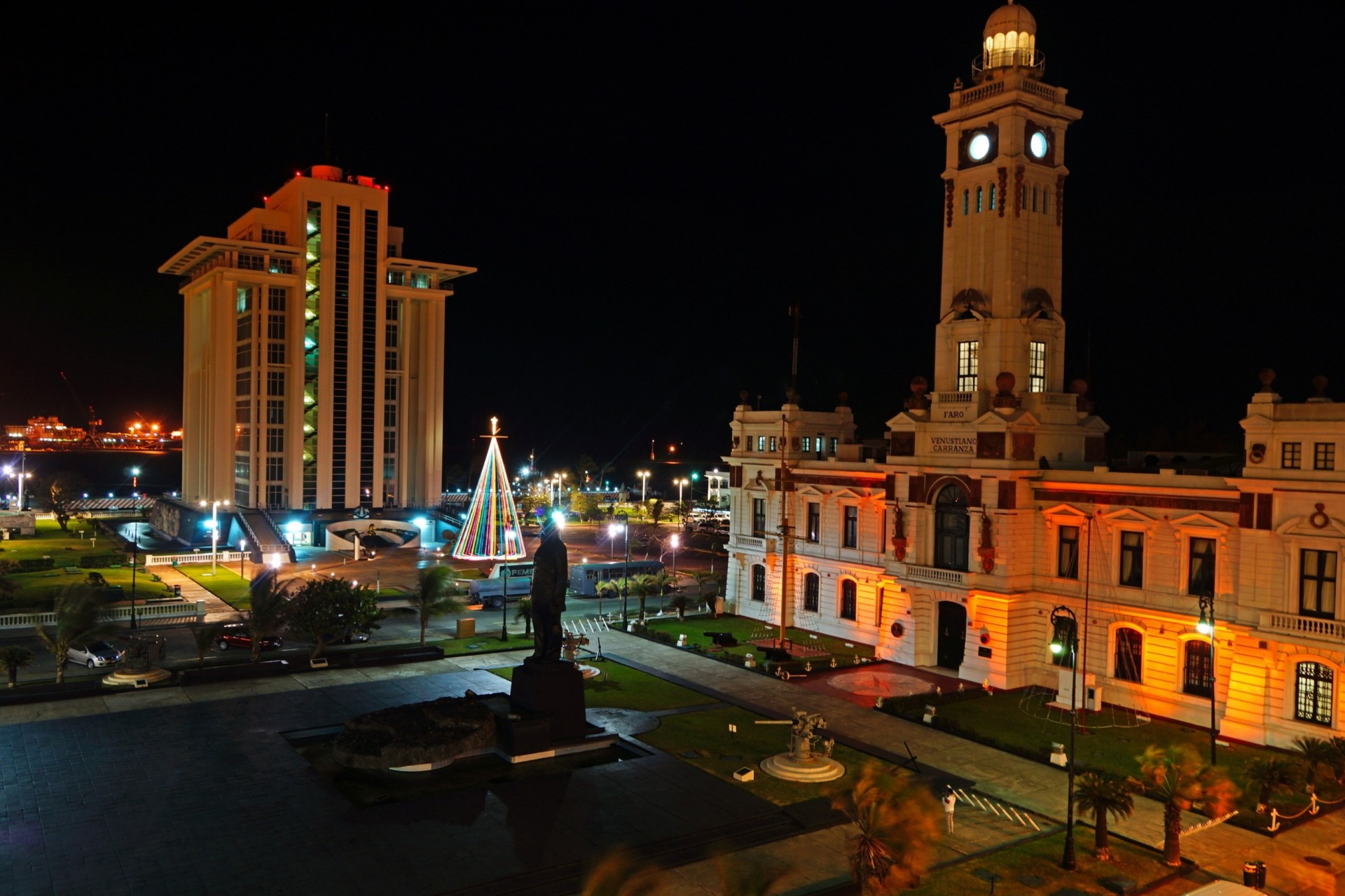 ciudad nocturna edificio méxico