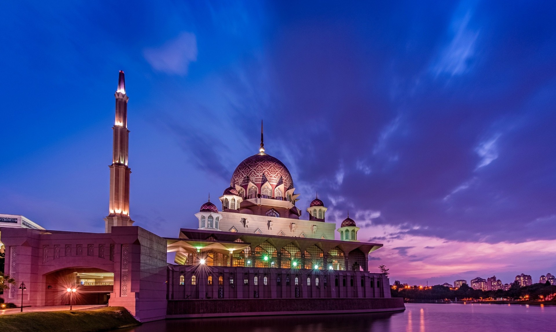 soir coucher de soleil détroit putrajaya mosquée violet lumières malaisie