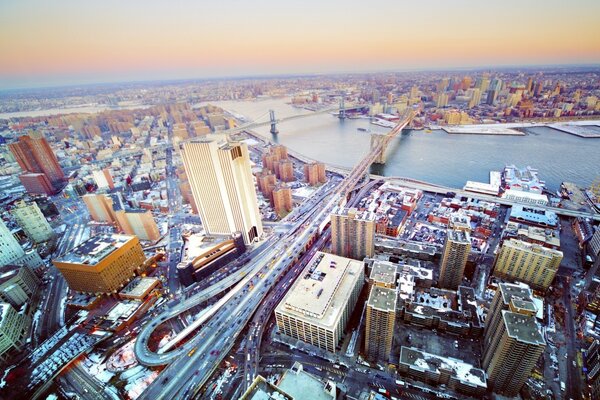 A beautiful city with a bridge passing over the river