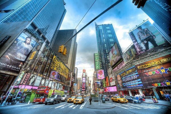 Times Square a New York nelle ore di punta