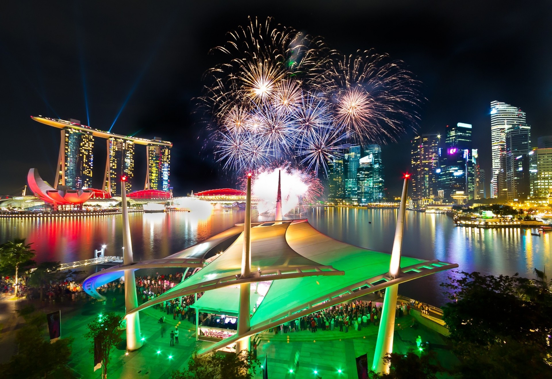 fajerwerki singapur marina bay sand