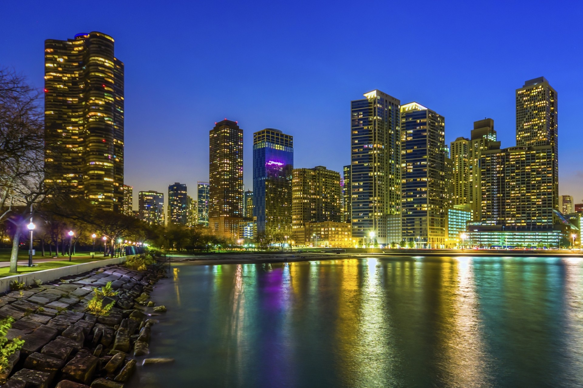 lichter chicago stadt nacht streeterville fluss streeterville reflexion usa illinois wolkenkratzer wasser gebäude beleuchtung bäume häuser