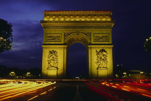 Arco di trionfo di Parigi serale