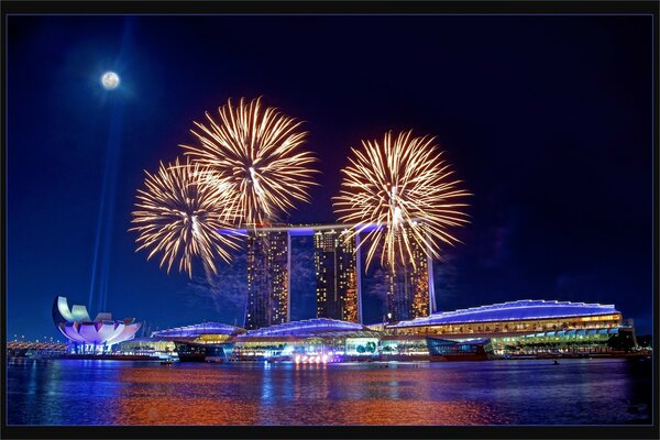 Salut de nuit à Singapour