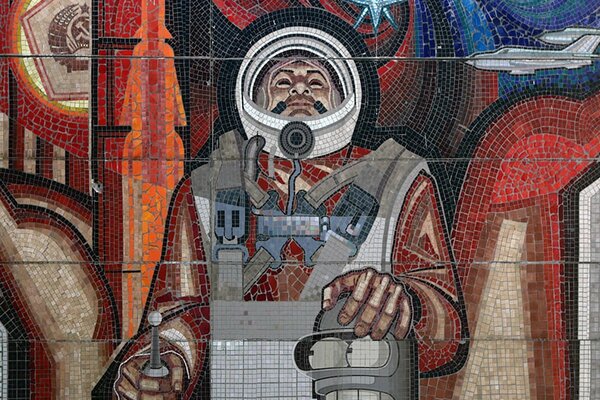 Mosaico soviético con historia espacial