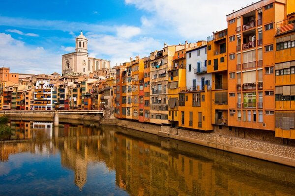 Terraplén en España, el río Cataluña