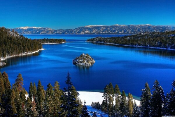 A lonely island in the middle of Lake Tahoe