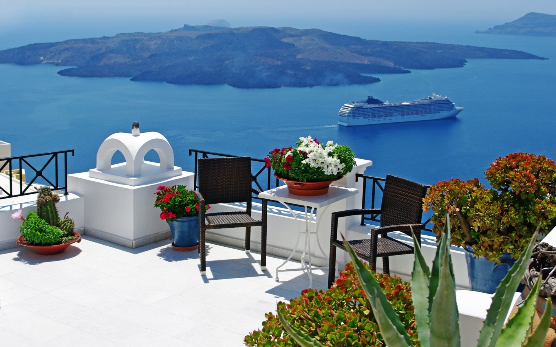 navire chaises île balcon fleurs vue de dessus mer