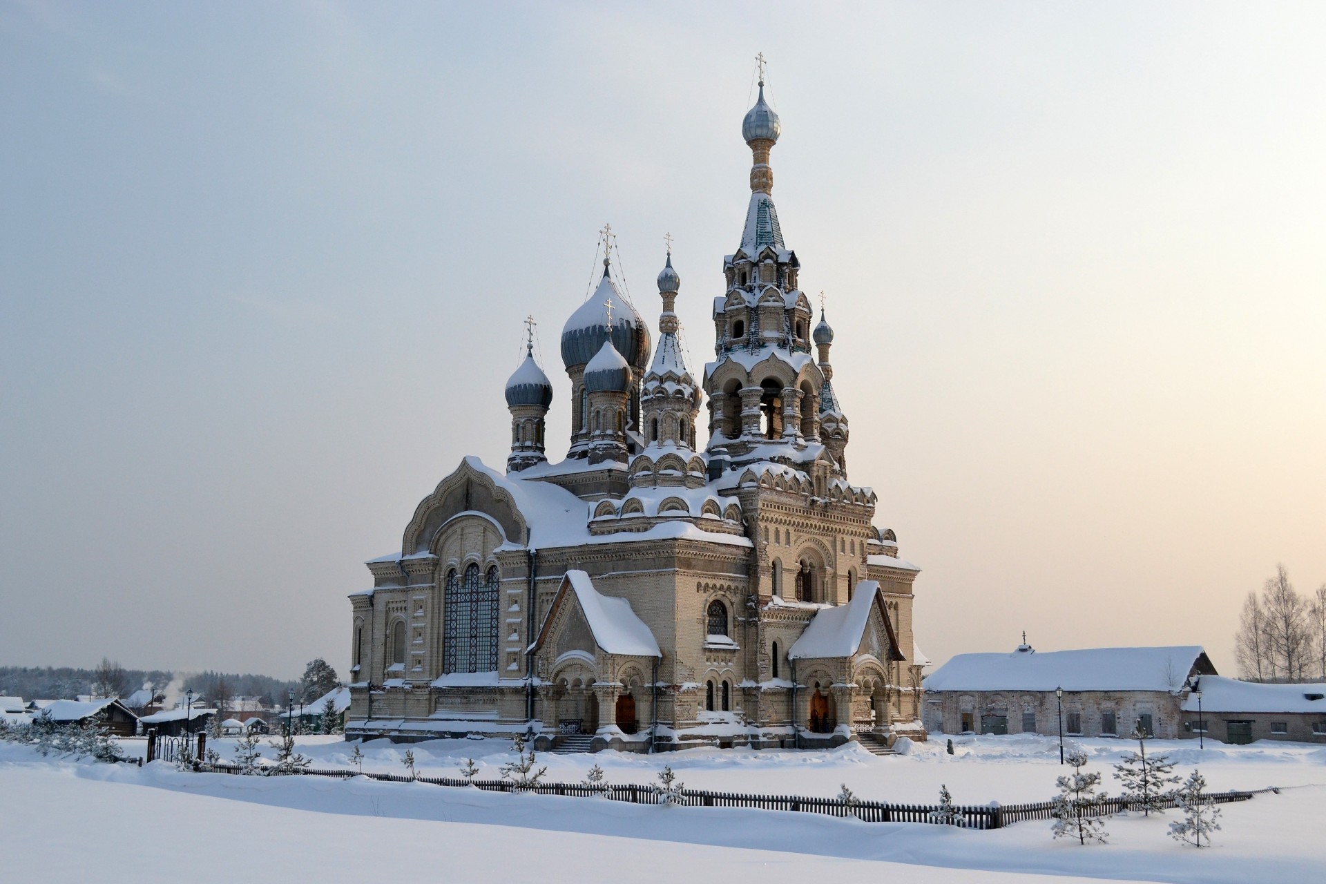 russia tempio freddo villaggio kukoboy tempio spassky regione di yaroslavl neve inverno