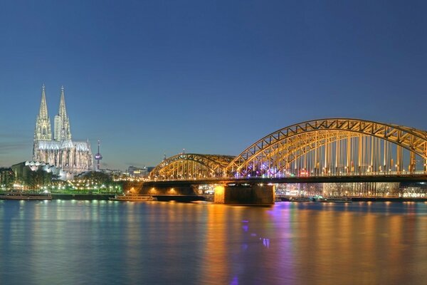 Toda la belleza de Alemania-luces, catedral, noche, río, puente