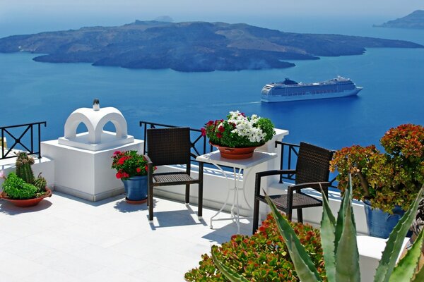 Blick vom Balkon auf das Meer