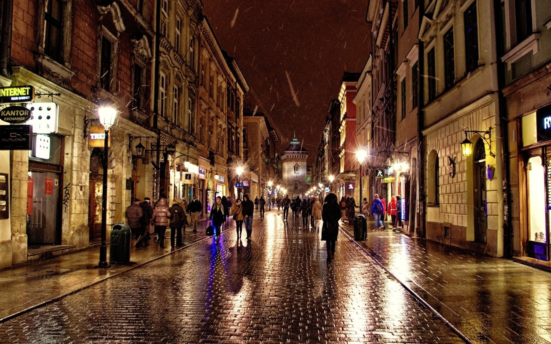 nuit rue polska ville pologne pluie