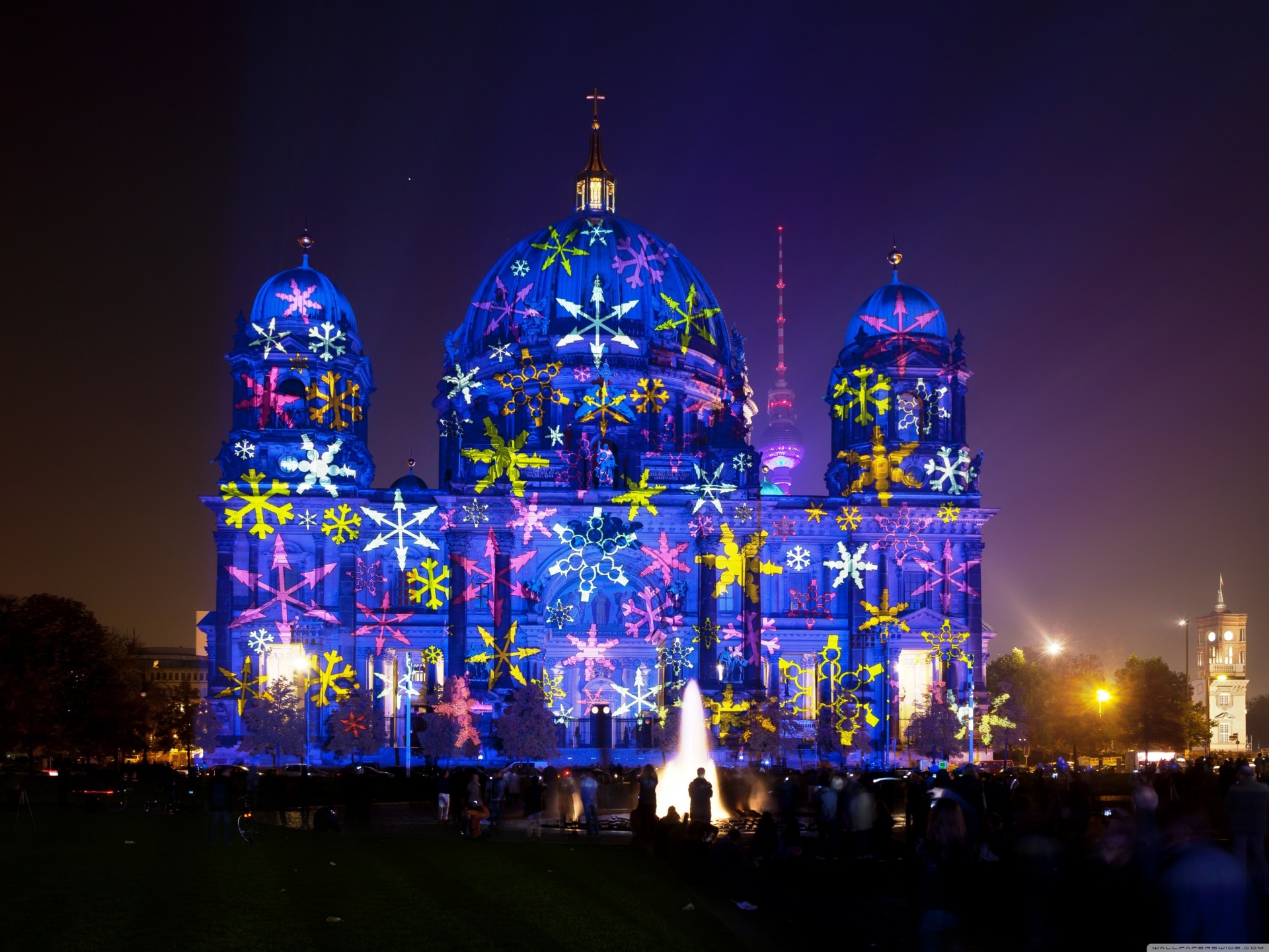 festival light on cathedral berlin