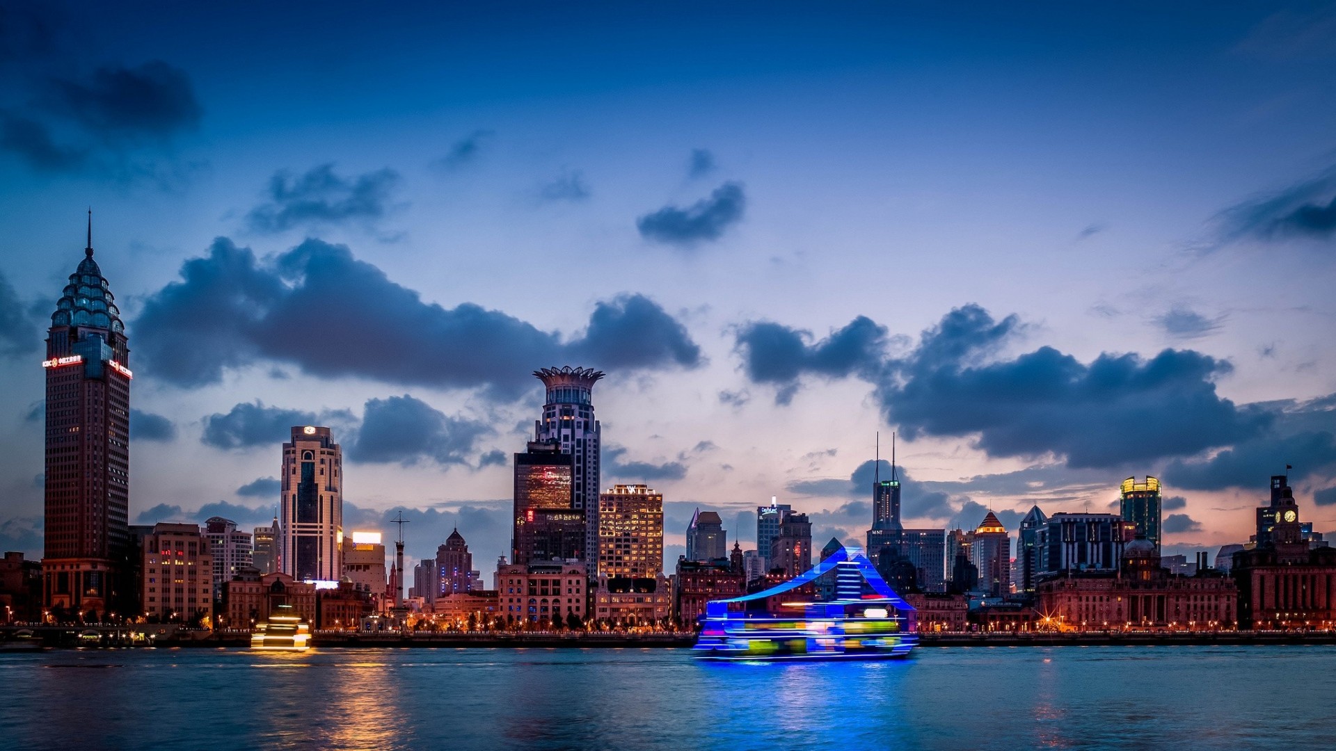 fiume di huangpu fiume cina shanghai costruzione città di notte