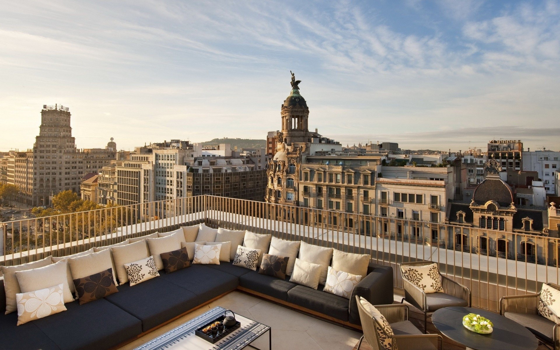 pain building roof outlines the world architecture barcelona town