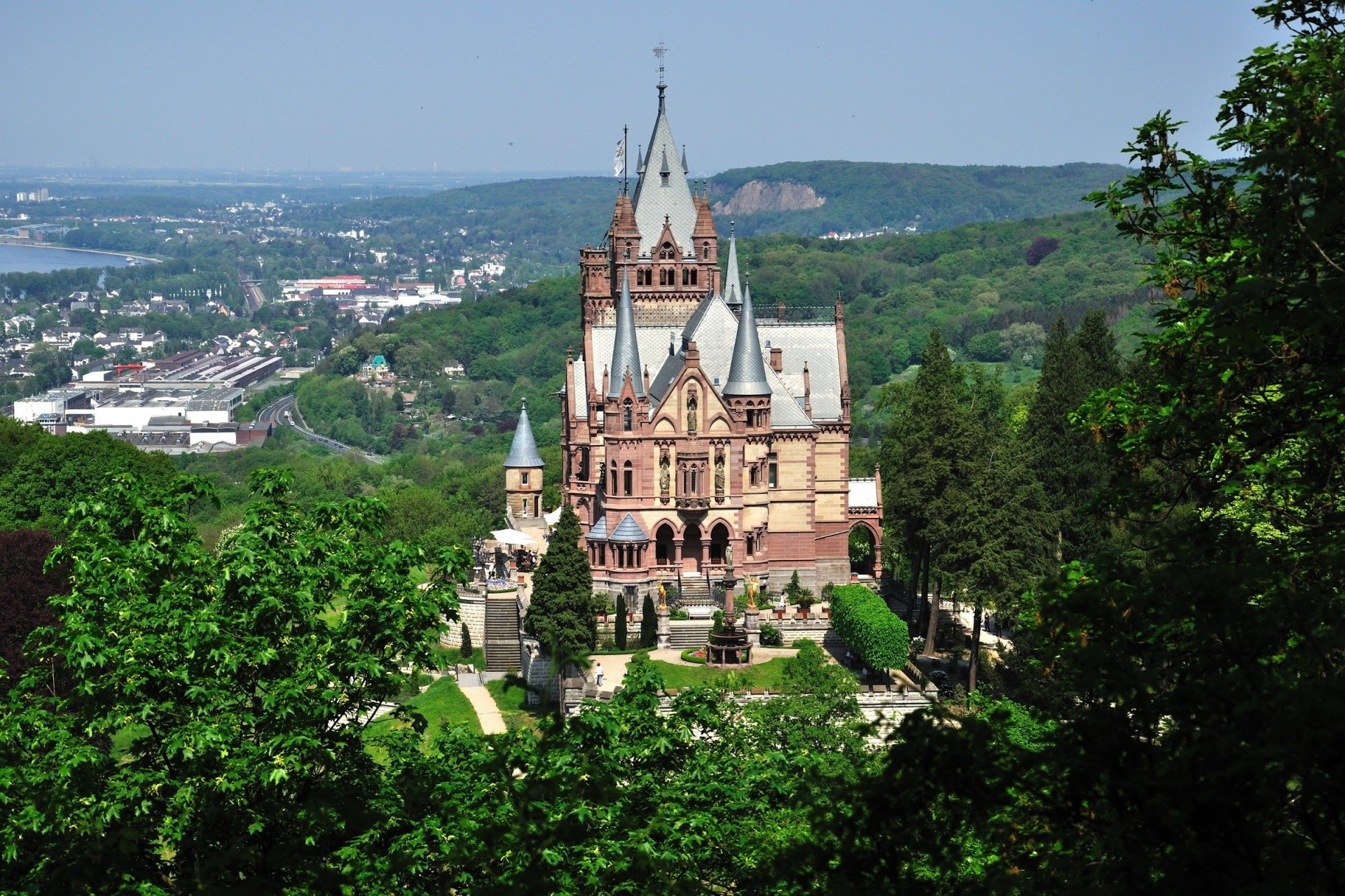 schloss wald stadt schloss deutschland drachenburg