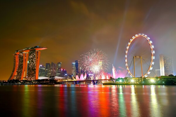 Ein festlicher Gruß in Singapur in der Nacht