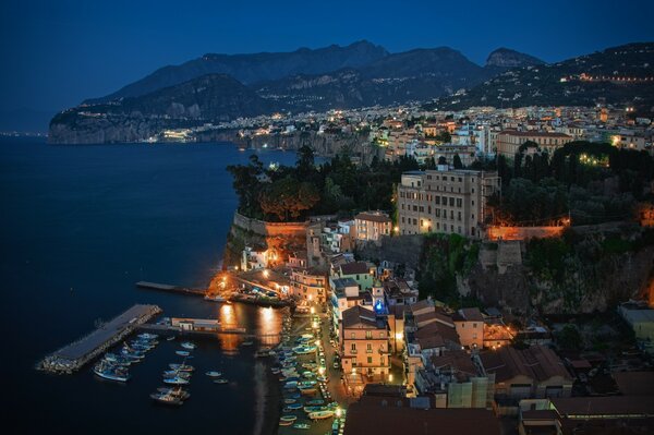 Vista de la ciudad italiana a vista de pájaro