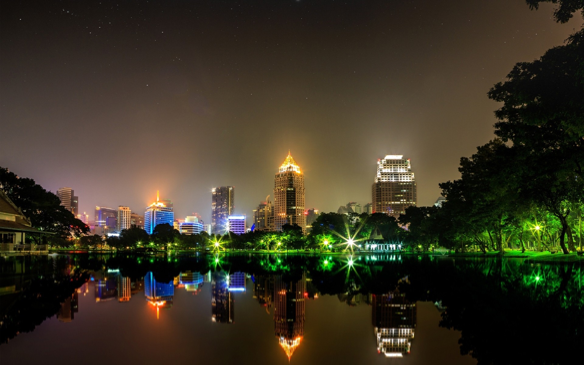 luce lago notte riflessione thailandia bangkok città