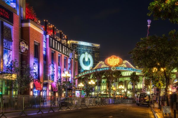 Calles nocturnas de San Diengo. Estados Unidos, California