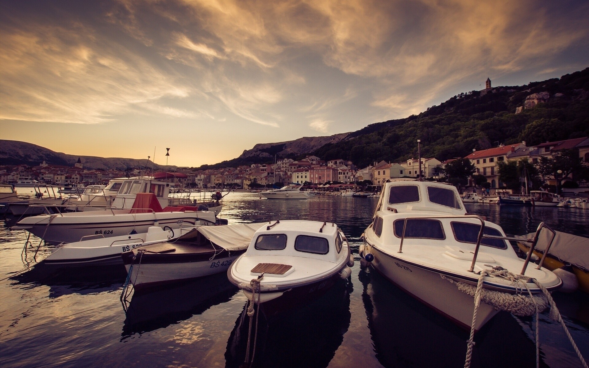 baška croatie bateaux crique port