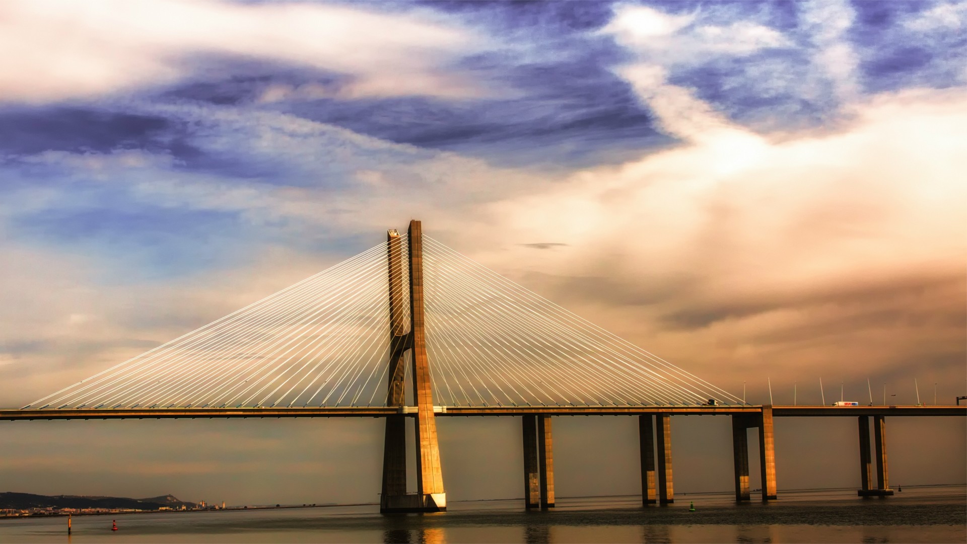 lisbonne rivière pont bleu tage portugal