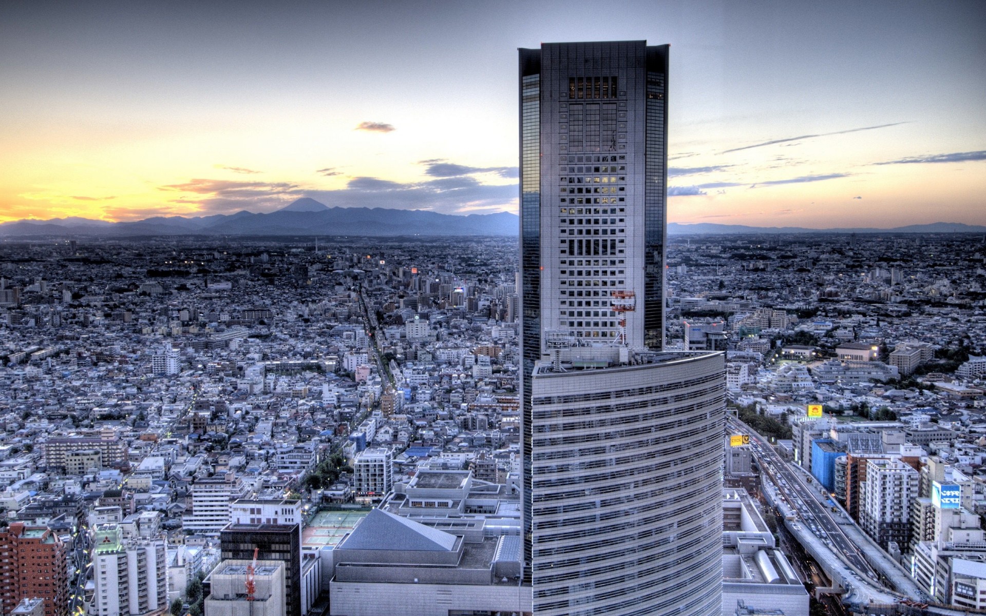 puesta de sol gris ciudad