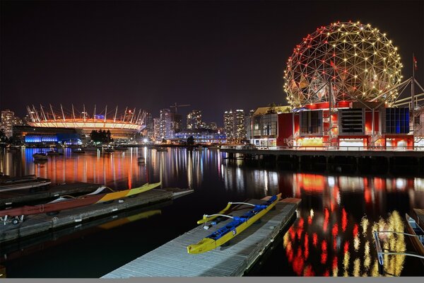 Canadá, el estadio de Vancouver. Toda la luz y el deporte)