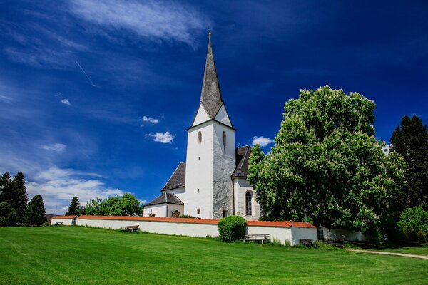 Kościół w Niemczech piękny krajobraz