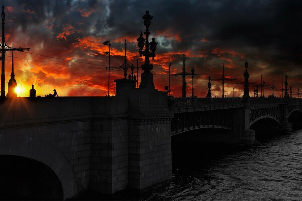 In St. Petersburg, not only can bridges be transported